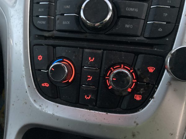 Vauxhall Astra J MK6 SRI 2009-2013 Heater Controls