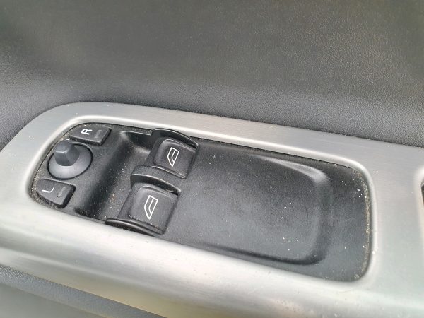 Volvo C30 533 2006-2012 Front Driver OS Window Switch Control