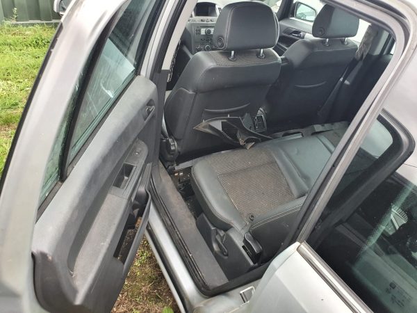 Vauxhall Zafira B MK2 2005-2014 Interior Rear Passenger (incl. Doorcard)