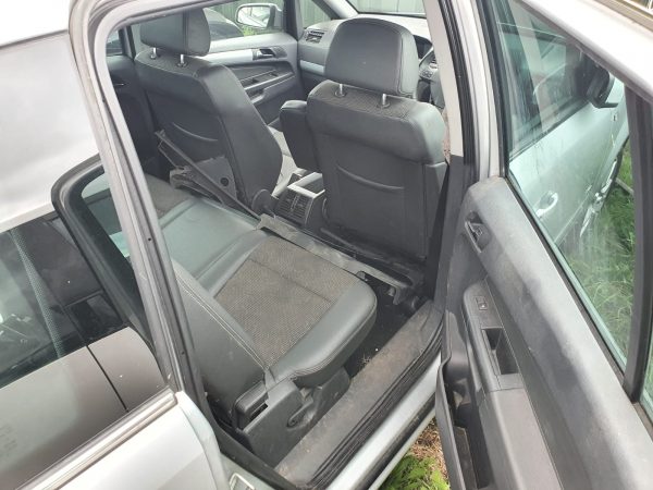 Vauxhall Zafira B MK2 2005-2014 Interior Rear Driver (incl. Doorcard)