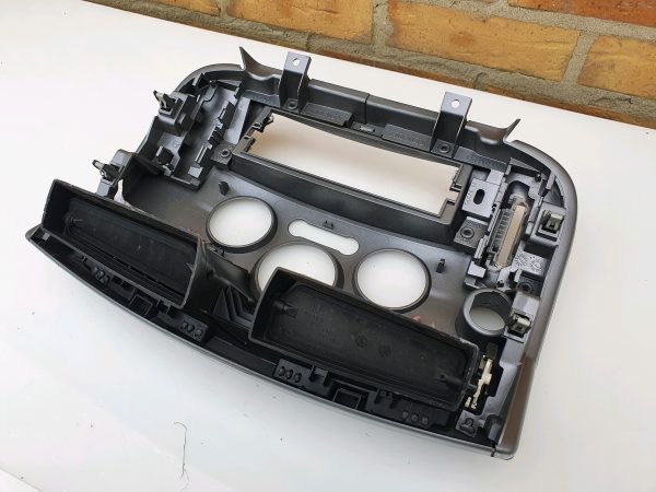 Renault Scenic 2006-2009 Dashboard Air Vent Middle